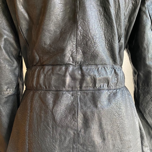 Vintage Gap black leather belted jacket, zipper and snap front Size M *LIKE NEW* - Picture 3 of 16